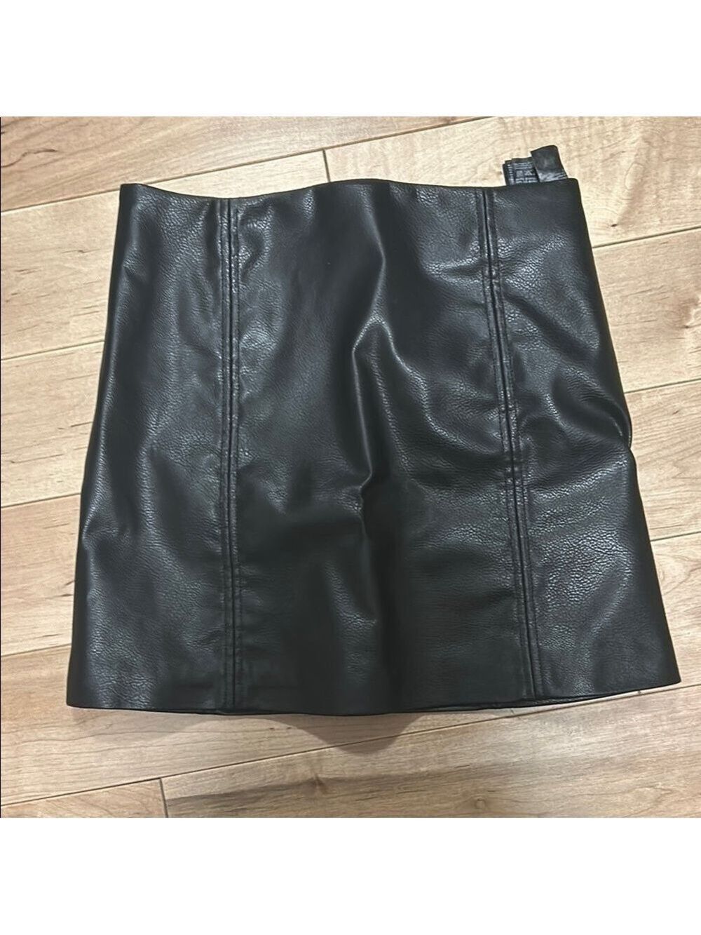 Chic Black Skirt